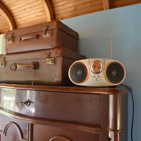 Dom wakacyjny Gypsy Caravan In Weideblick With Farm Animals *