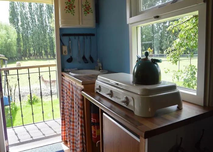 بيت للعطل Gypsy Caravan In Weideblick With Farm Animals *